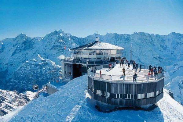  إنترلاكن  السياحة في سويسرا في الشتاء