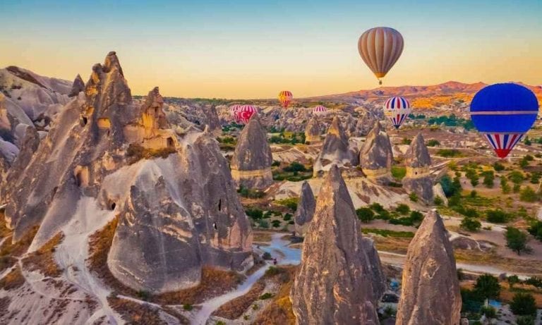 " منطقة كابادوكيا Cappadocia " .. أهم اماكن السياحة في قيصري ..