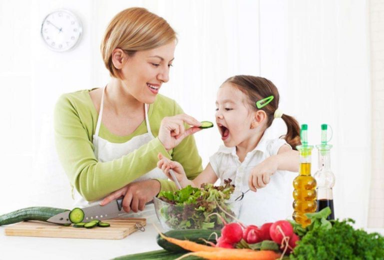 نصائح حول كيفية تشجيع الطفل على تناول الخضروات
