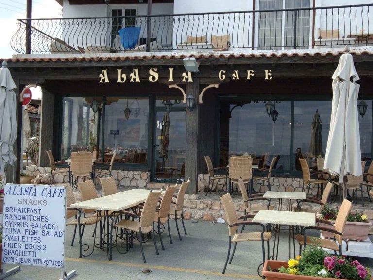 Alasia Café  مقاهي في لارنكا Larnaca‬