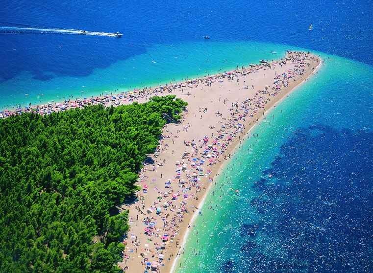 السياحة في جزيرة براك كرواتيا  و أهم 11 مكان سياحي