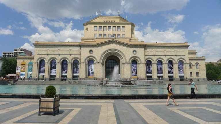 السياحة في يريفان أرمينيا  وأفضل 11 أماكن سياحية
