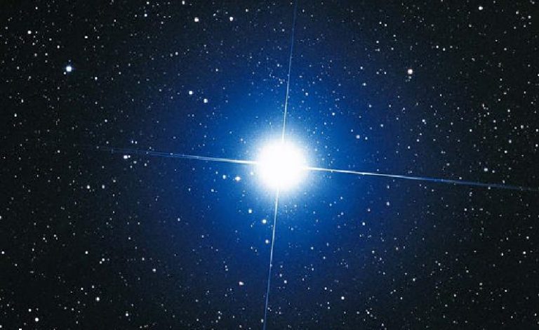 نجم سهيل  تعرف على واحد من ألمع النجوم وأكبرها